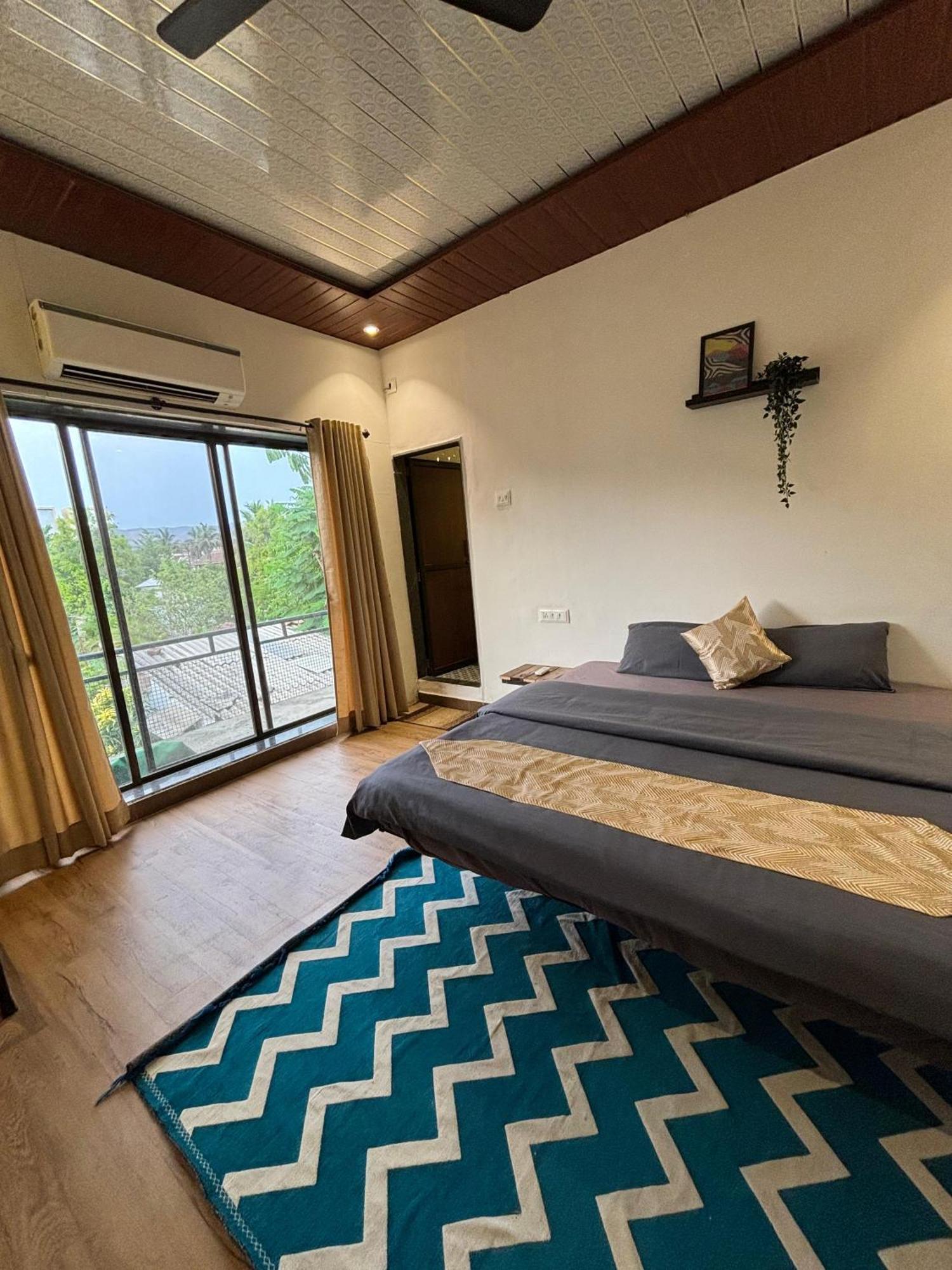 Canvas & - * Lonavala