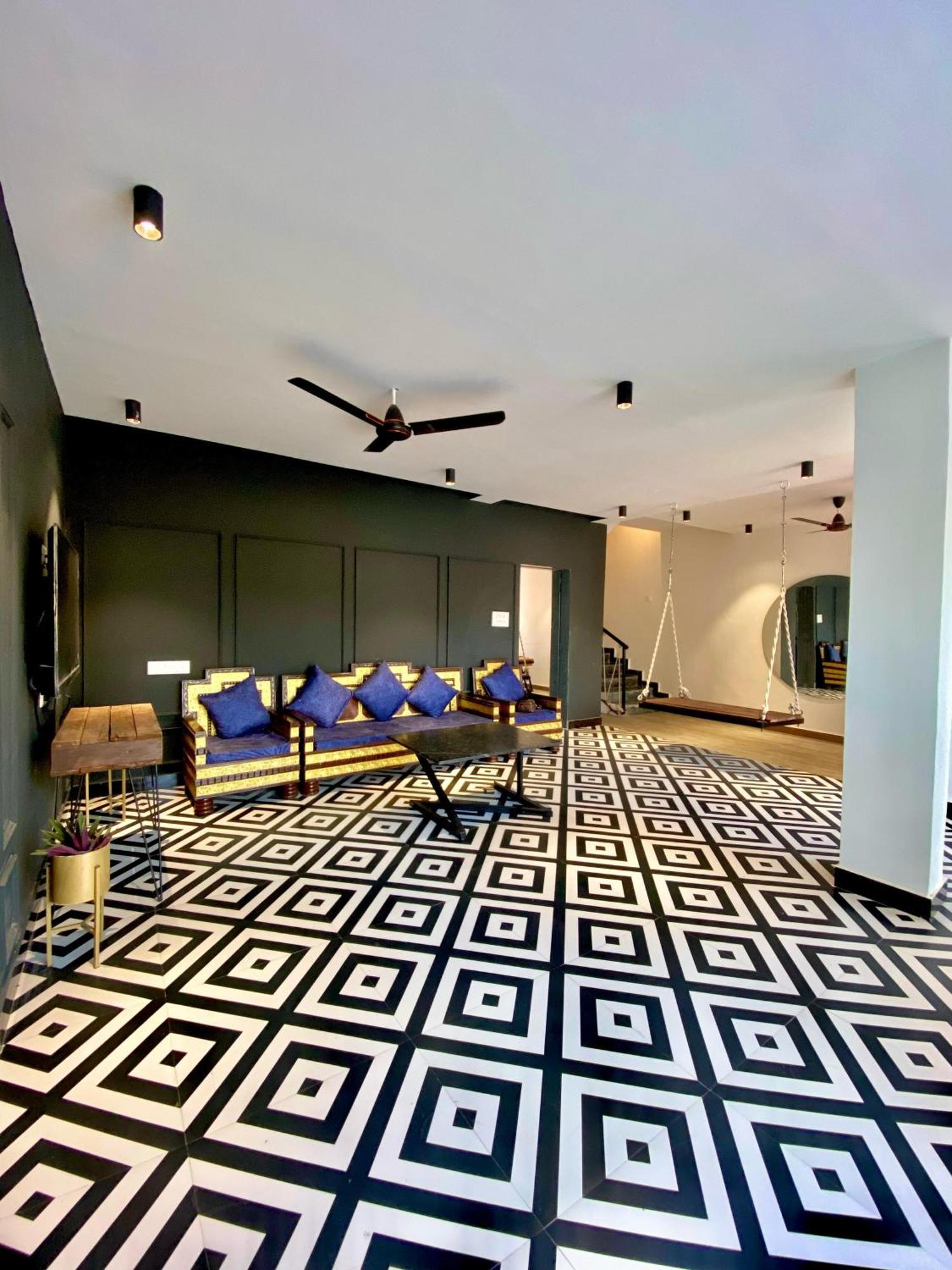 Canvas & - Villa Lonavala